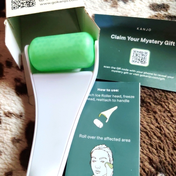 Kanjo Soothing Ice Roller Helps de-puff skin Migraines Pain Relief! New in box! - Picture 10 of 13